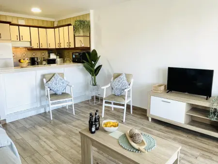 Appartement vue mer et montagne à 1 min de plage : photo 13
