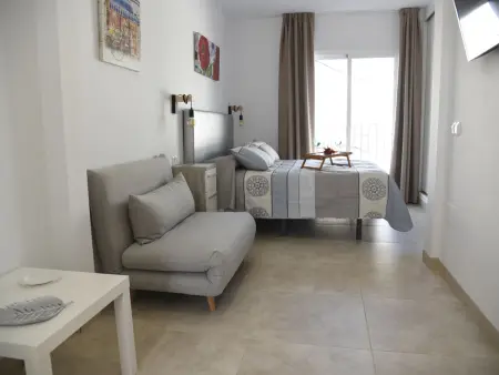 Studio moderne rénové, 900 m plage Burriana : photo 3
