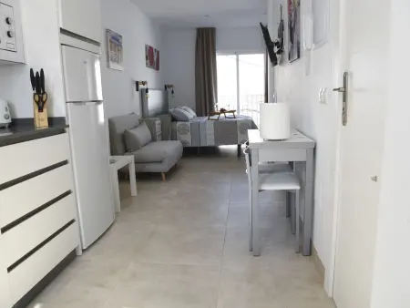 Studio moderne rénové, 900 m plage Burriana : photo 4