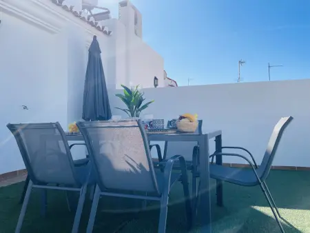 Maison 3 étages, 4 chambres, terrasse toit à Nerja : photo 3