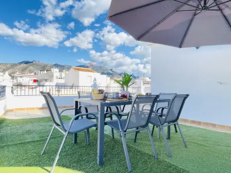 Maison 3 étages, 4 chambres, terrasse toit à Nerja : photo 4