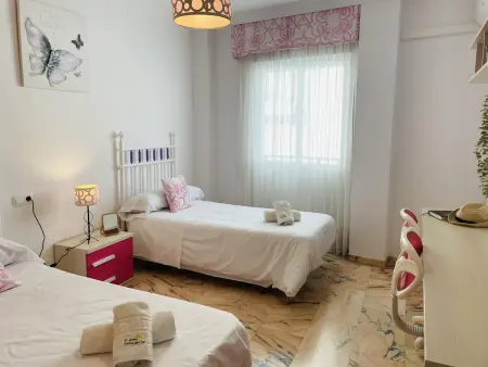 Maison 3 étages, 4 chambres, terrasse toit à Nerja : photo 18
