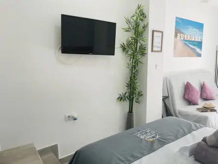 Studio moderne Burriana à Nerja, 10 min plages : photo 3