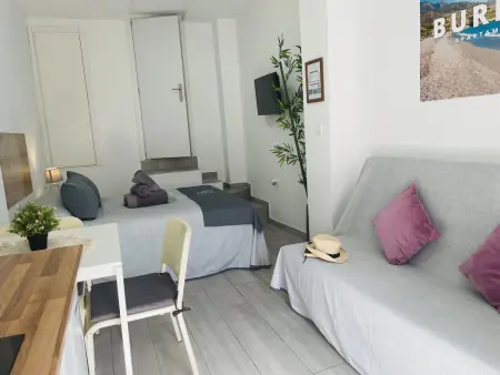 Studio moderne Burriana à Nerja, 10 min plages : photo 6