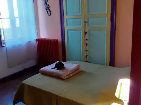 Gîte des Remparts à Ainay-le-Château, 6 pers. : photo 3