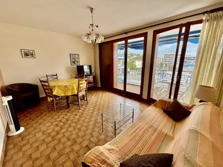 T2 traversant au Lavandou, terrasse, parking privé : photo 2