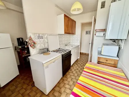 T2 traversant au Lavandou, terrasse, parking privé : photo 10