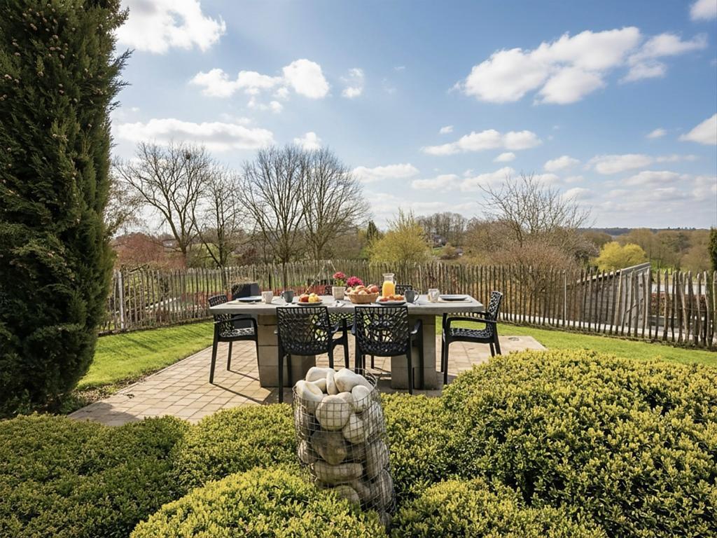 Gîte de Temme à Ouffet avec terrasse et vue campagne - Photo 1