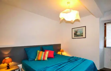 Maison en pierre avec piscine à Taulis : photo 9