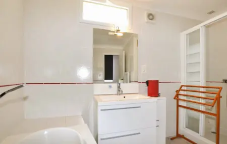 Maison en pierre avec piscine à Taulis : photo 13