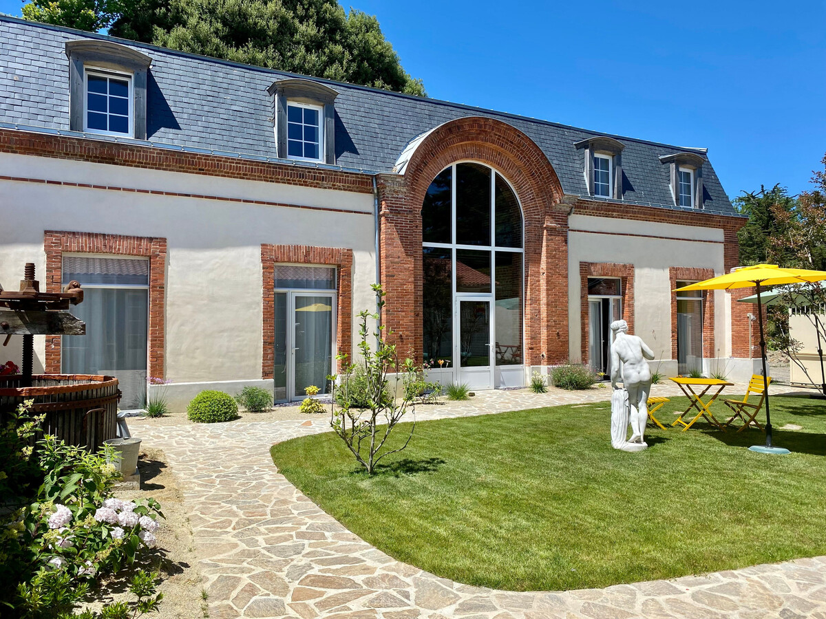 Studio calme au Château de la Gressière, 1 km plages - Photo 1