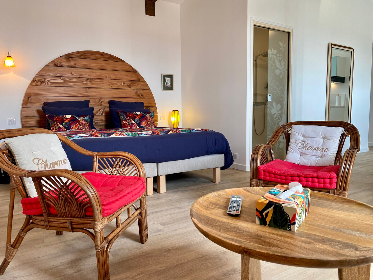 Studio calme au Château de la Gressière, 1 km plages - Photo 6