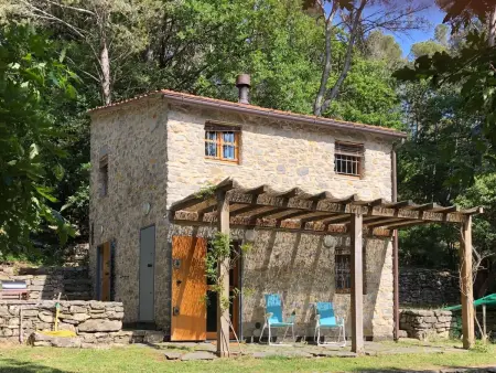 Location maison à Ameglia, Zypressen, ein Haus im Wald an der ligurischen Riviera
