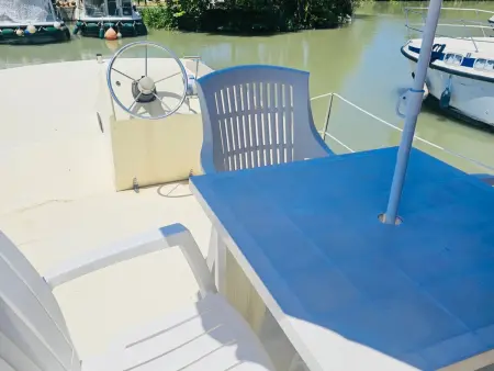 Bateau sécurisé à quai à Colombiers, 6 personnes : photo 10