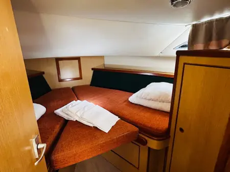 Bateau Haines Rive 40 à Colombiers, 3 cabines pour 8 personnes : photo 4