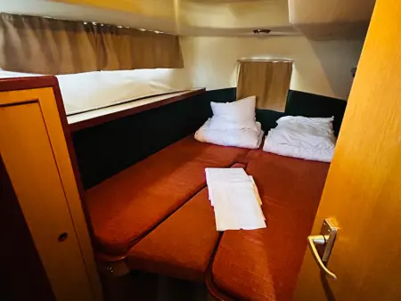 Bateau Haines Rive 40 à Colombiers, 3 cabines pour 8 personnes : photo 11