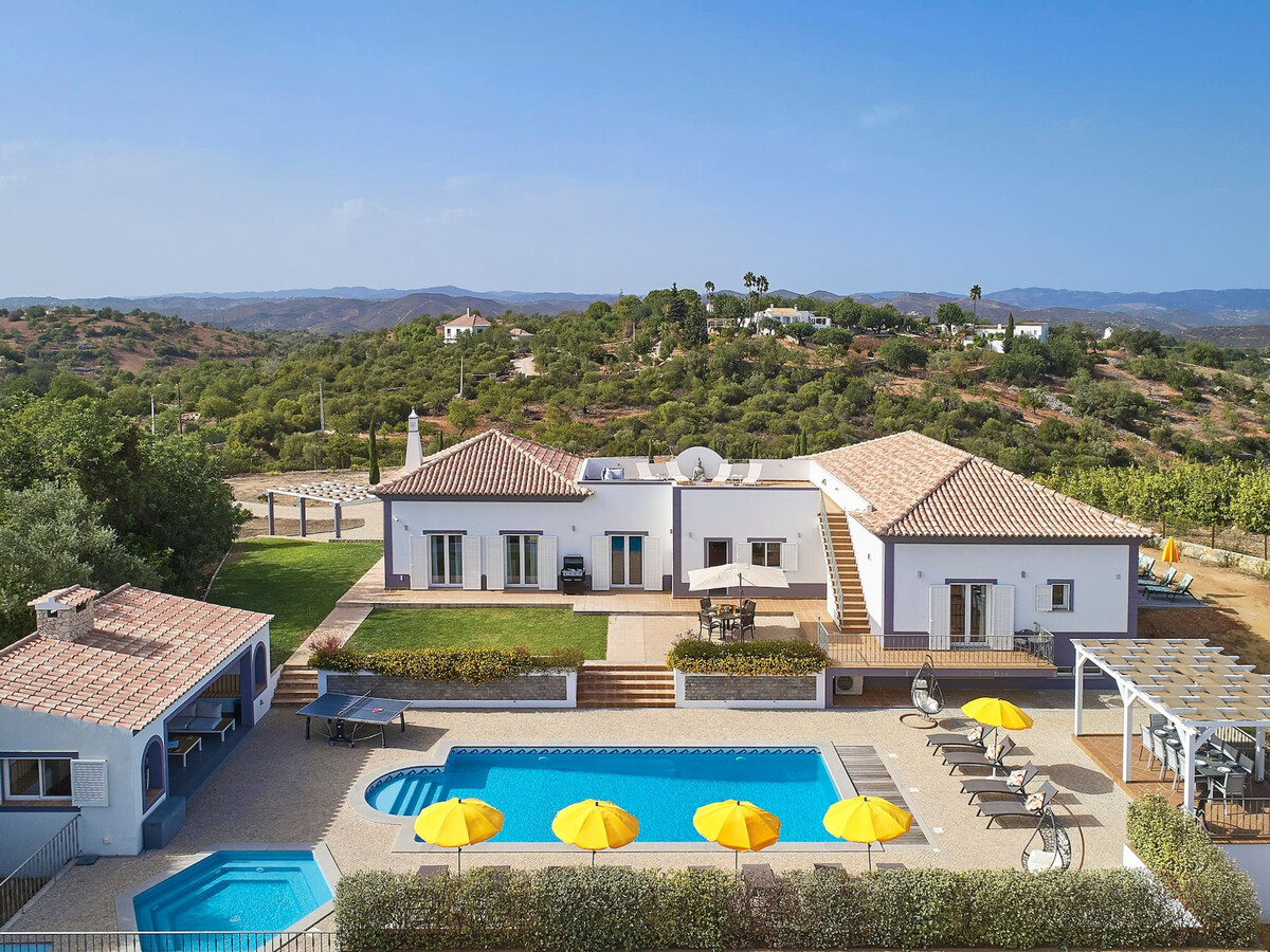 Villa 6 chambres avec piscine 14x8m et salle de cinéma - Photo 1