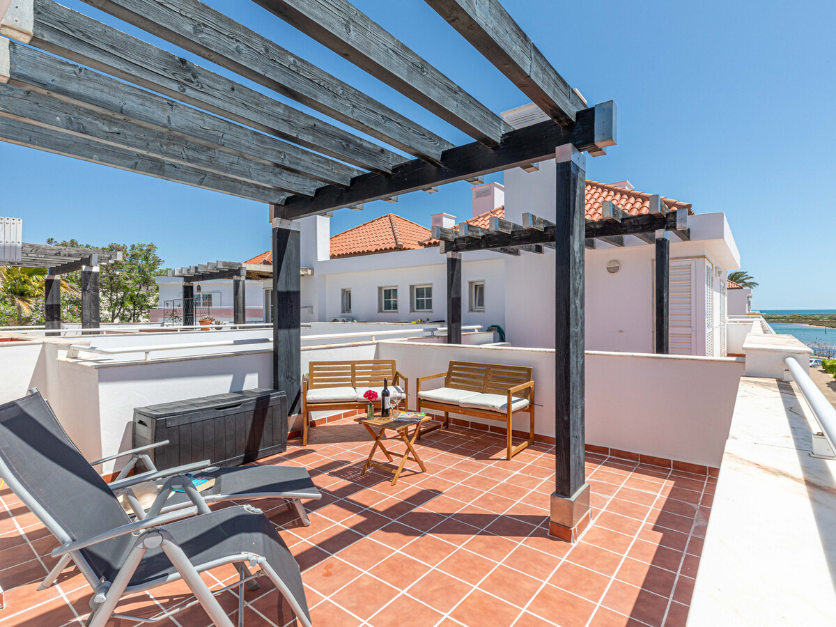 Duplex en bord de rivière avec terrasse – Cabanas - Photo 2