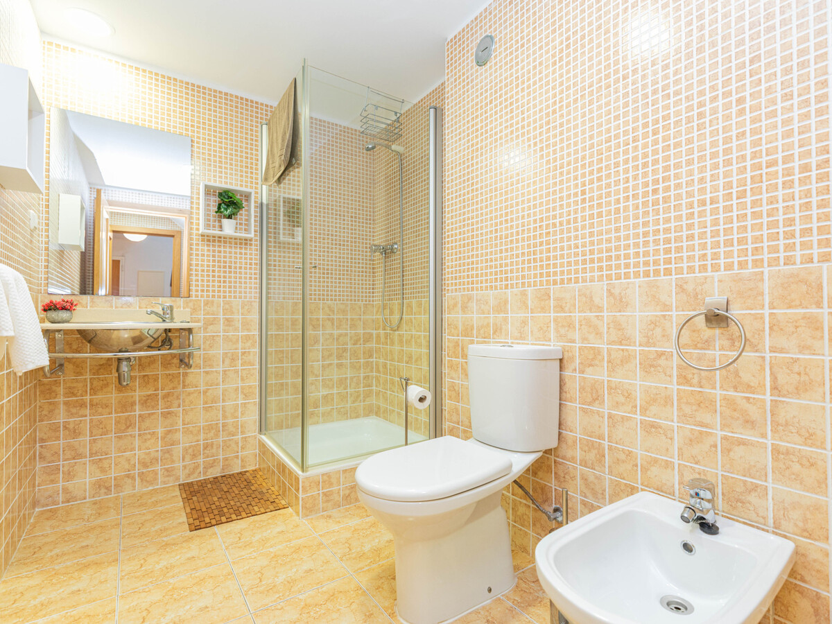 Duplex en bord de rivière avec terrasse – Cabanas - Photo 16