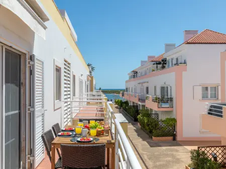 Duplex en bord de rivière avec terrasse – Cabanas