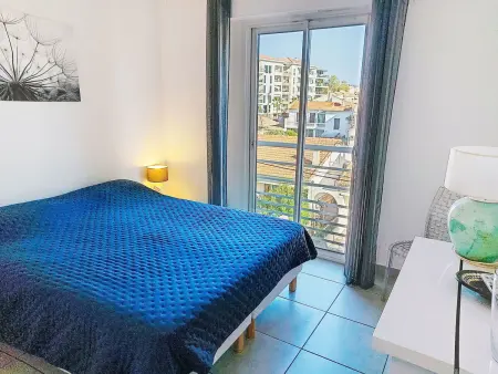 Appartement 2 chambres à 50 m de la plage, Fréjus : photo 3