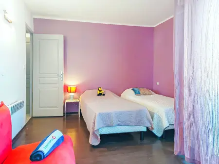 Appartement 2 chambres à 50 m de la plage, Fréjus : photo 4