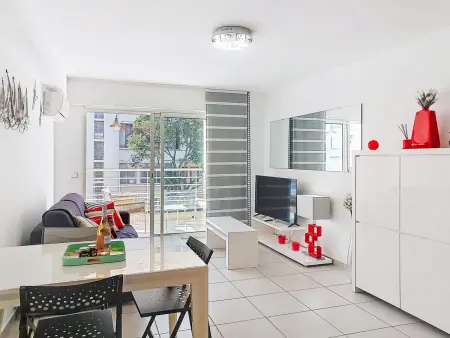 Appartement 2 chambres à 50 m de la plage, Fréjus : photo 15