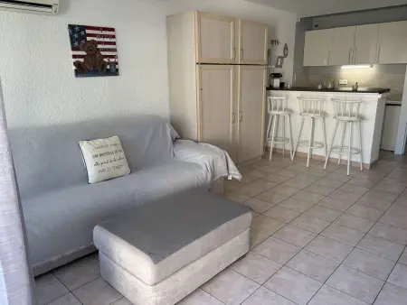 Studio climatisé terrasse 10m² - Port Camargue : photo 3