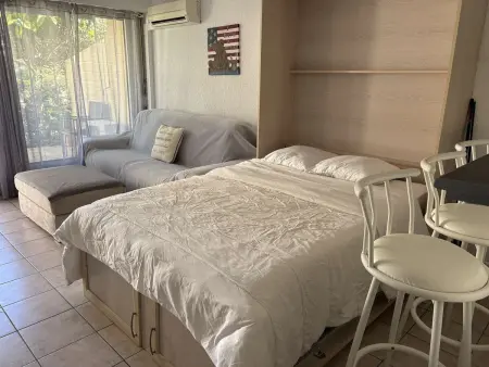 Studio climatisé terrasse 10m² - Port Camargue : photo 6