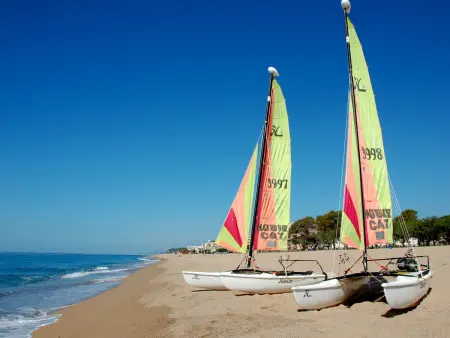 Location appartement à Pineda de Mar, Appartement à Pineda de Mar pour 4, proche mer avec lave-linge et balcon