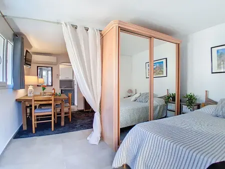 Studio 27 m² avec terrasse à 100 m de la plage : photo 4
