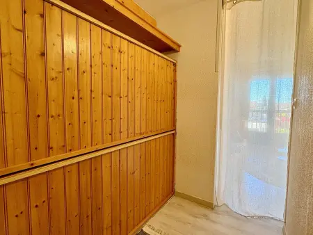 Studio mezzanine climatisé à Gruissan, 300m de la plage : photo 7