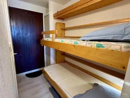 Studio mezzanine climatisé à Gruissan, 300m de la plage : photo 9