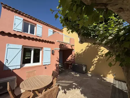 Location maison à La Croix Valmer, Maison 2 chambres avec jardin et vue mer à La Croix-Valmer