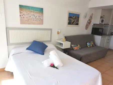 Studio avec piscine partagée et balcon à Roses, Costa Brava : photo 8