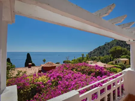 Paulette, villa avec piscine chauffée et vue mer à Èze : photo 28