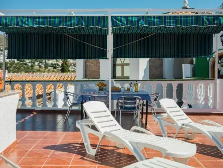 Apartamento Córdoba en Finca Andaluza con Piscina y Vistas al Mar