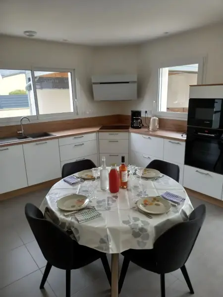 Maison avec jardin et terrasse à Plouigneau, 2 chambres, 74 m² : photo 4