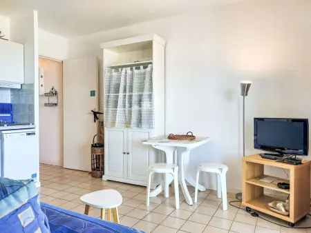 Appartement vue mer à 200 m de la plage, Six Fours : photo 7