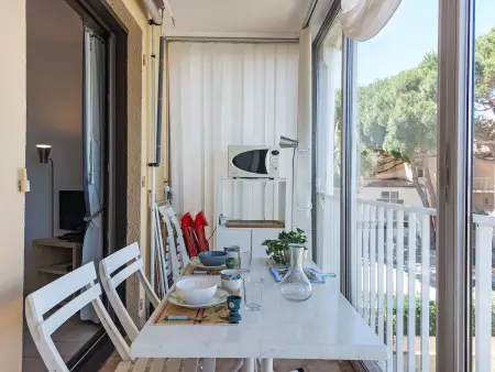 Appartement vue mer à 200 m de la plage, Six Fours : photo 9