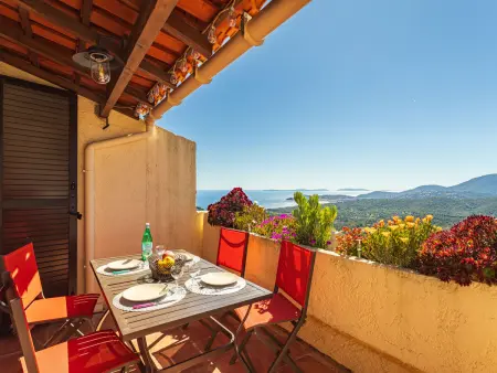 Apt Les Emeraudes, vue mer et terrasse sud - La Croix-Valmer : photo 7