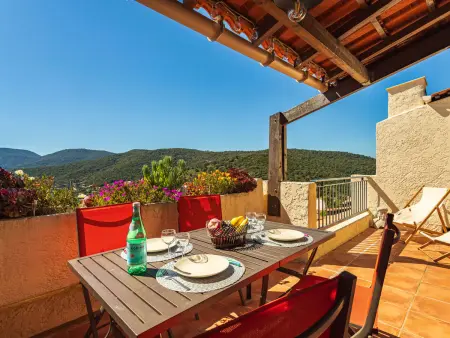 Apt Les Emeraudes, vue mer et terrasse sud - La Croix-Valmer : photo 10