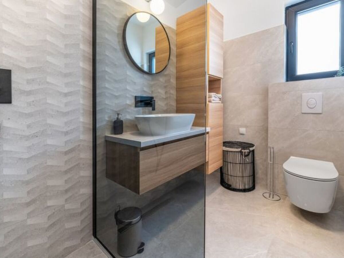 Villa 4 chambres avec piscine chauffée à Vrana - Photo 2