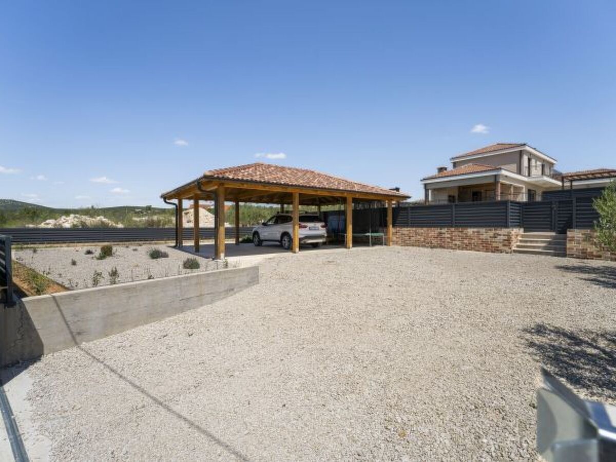 Villa 4 chambres avec piscine chauffée à Vrana - Photo 7