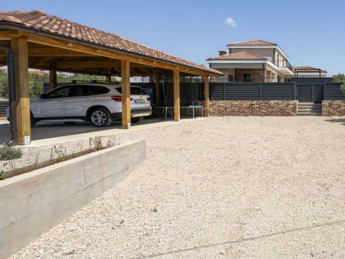 Villa 4 chambres avec piscine chauffée à Vrana - Photo 9