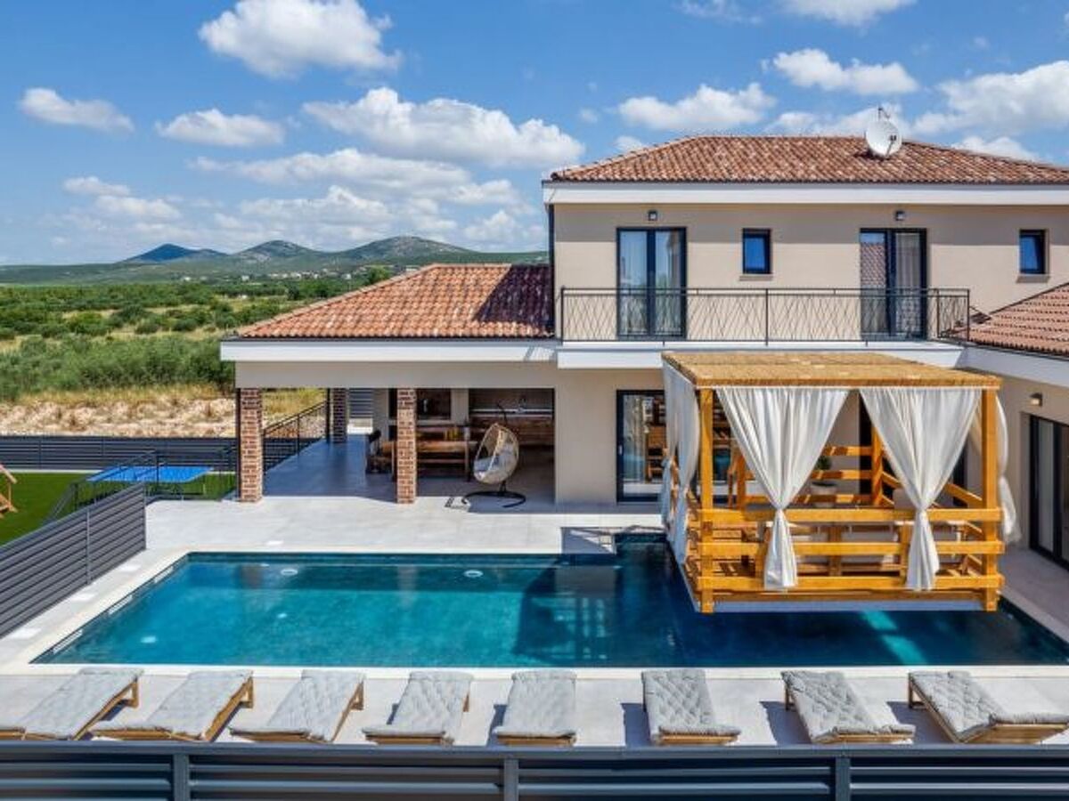 Villa 4 chambres avec piscine chauffée à Vrana - Photo 10