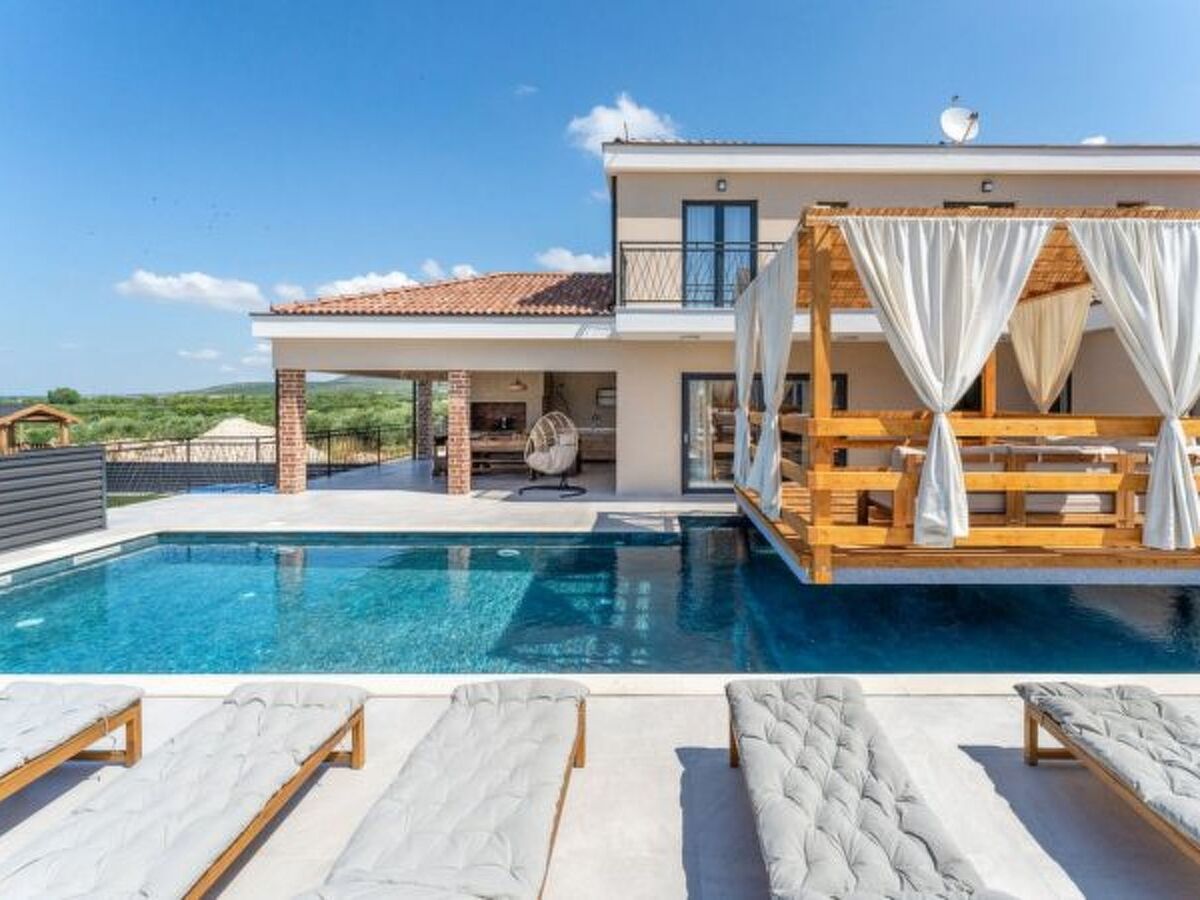 Villa 4 chambres avec piscine chauffée à Vrana - Photo 12