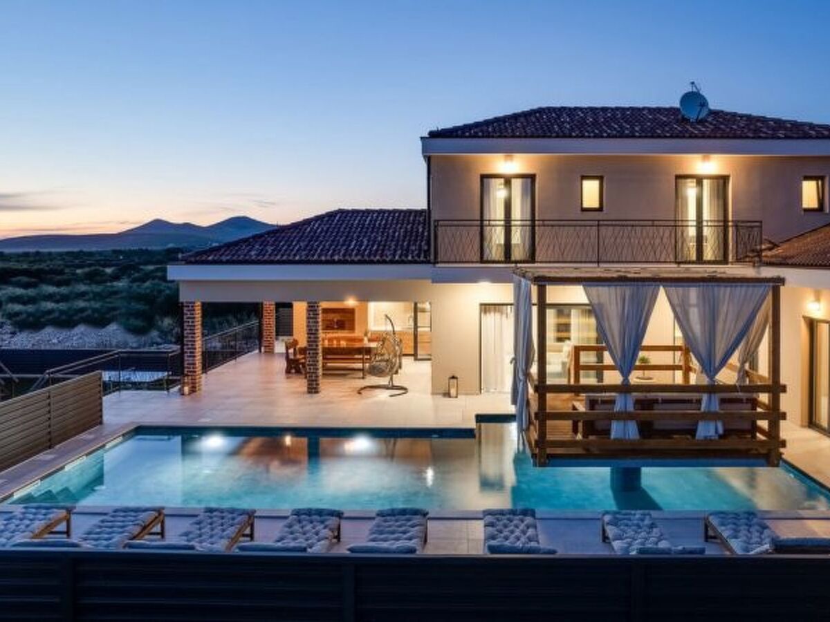 Villa 4 chambres avec piscine chauffée à Vrana - Photo 24