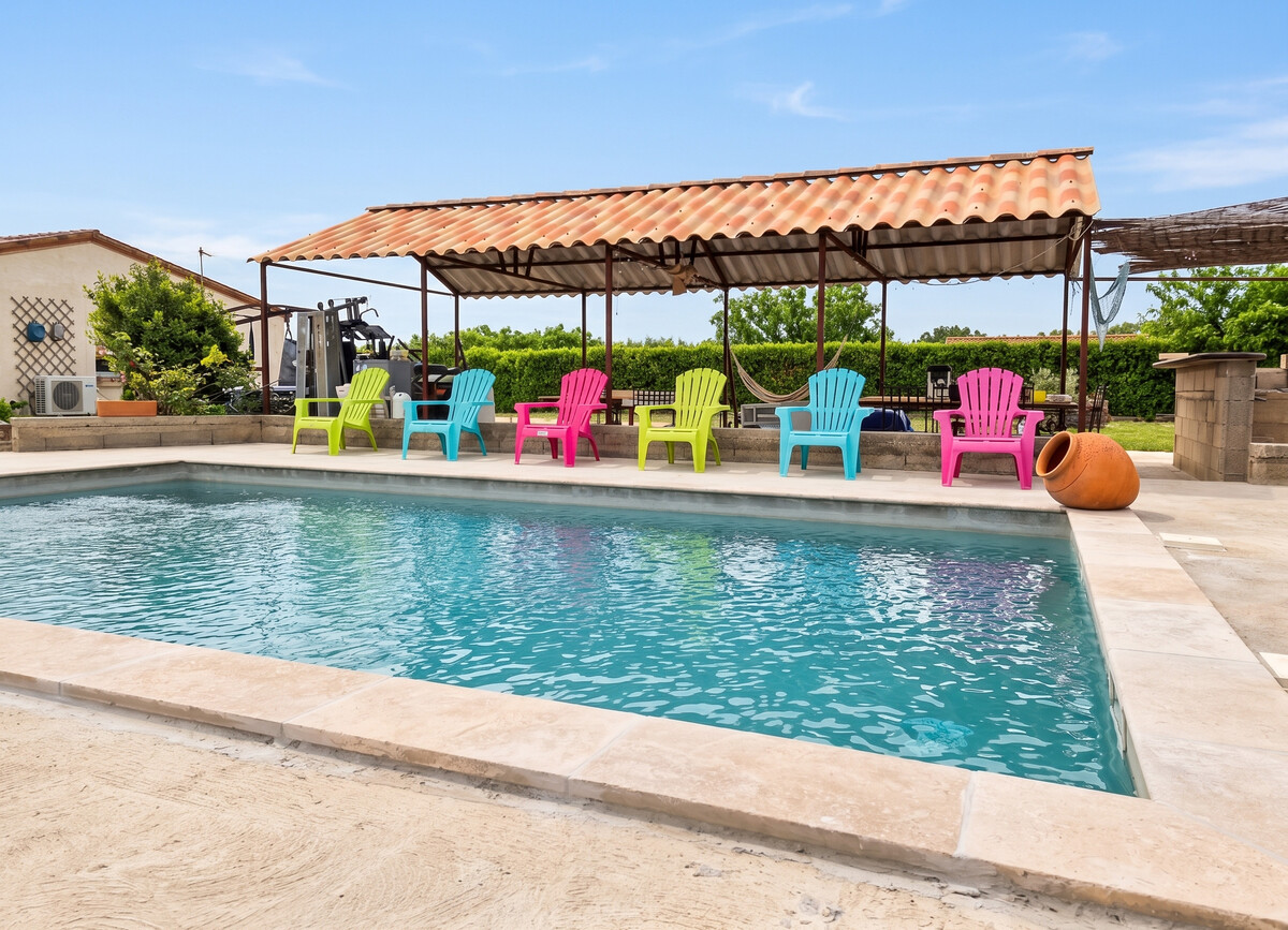Bungalow 5 personnes à Arles avec piscine et jardin - Photo 1