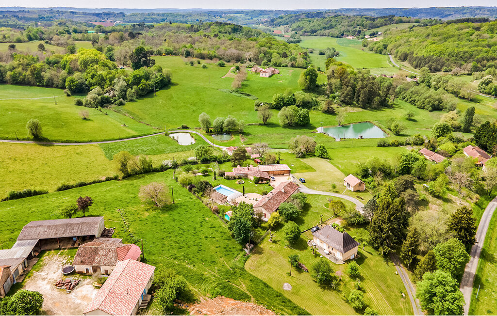 Maison 14 personnes Villamblard : piscine, jacuzzi et terrain de jeux - Photo 16